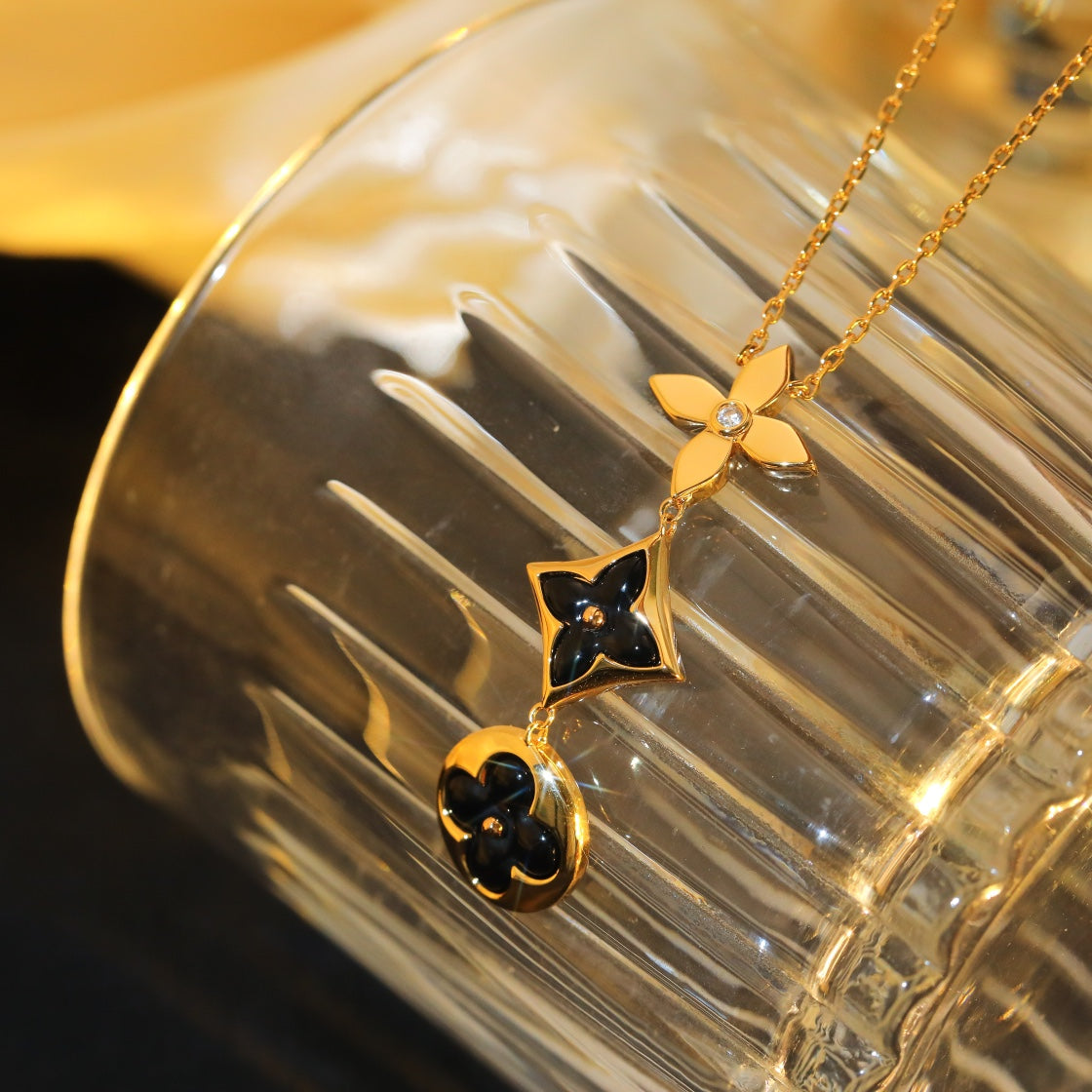 [Mystic]STAR AND SUN ONYX PINK GOLD NECKLACE