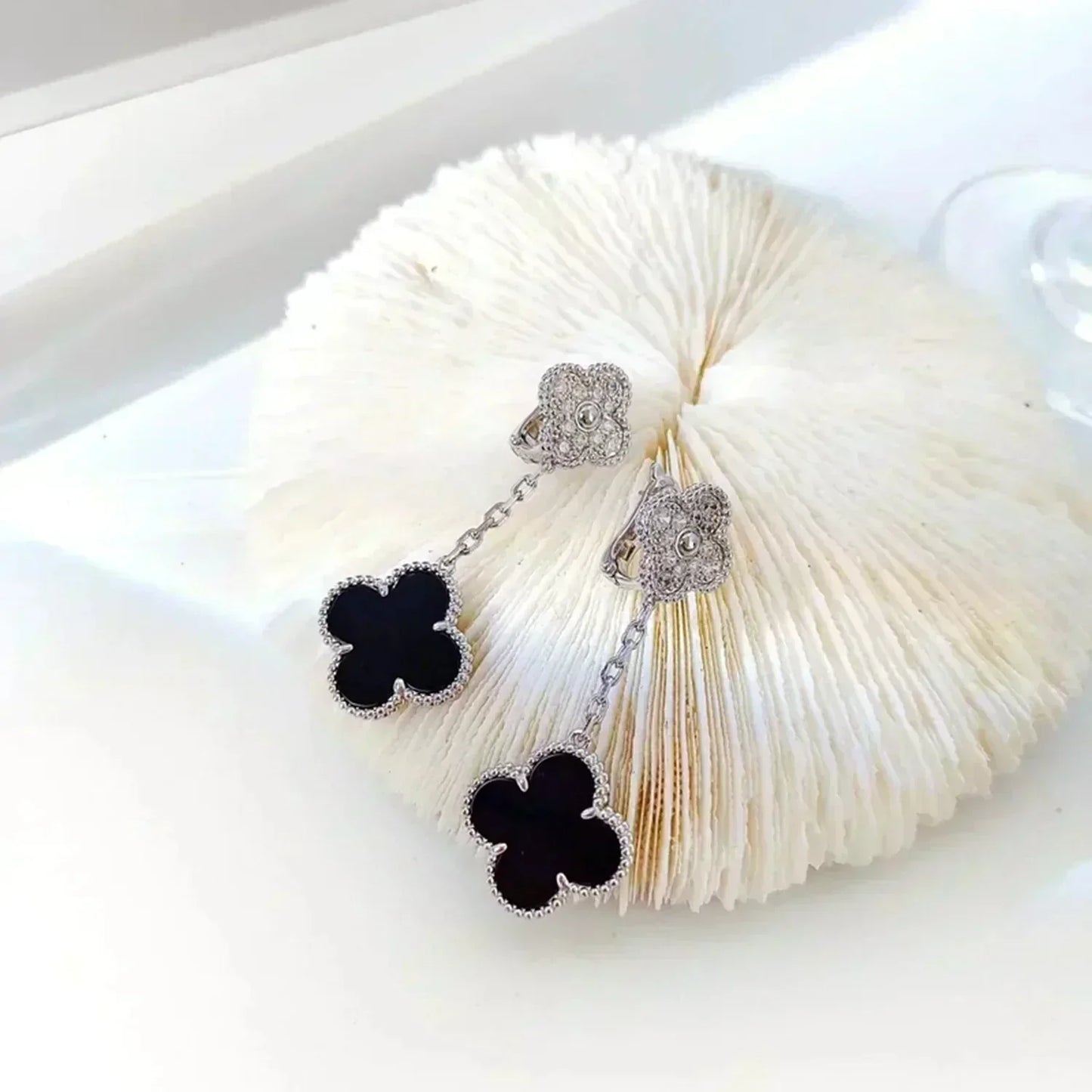 [Mystic]CLOVER 2 MOTIFS  DIAMOND ONYX EARRINGS SILVER