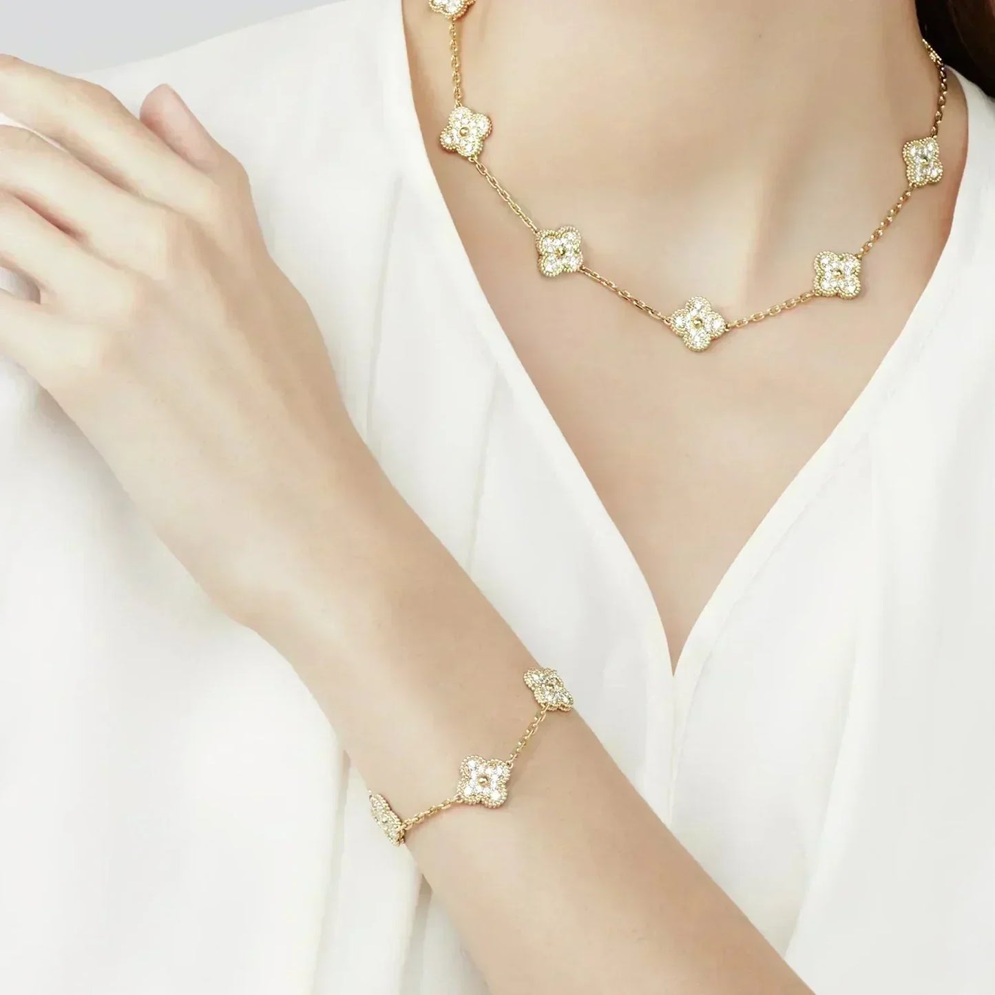 [Mystic] CLOVER 5 MOTIF FULL DIAMOND BRACELET COLLECTION