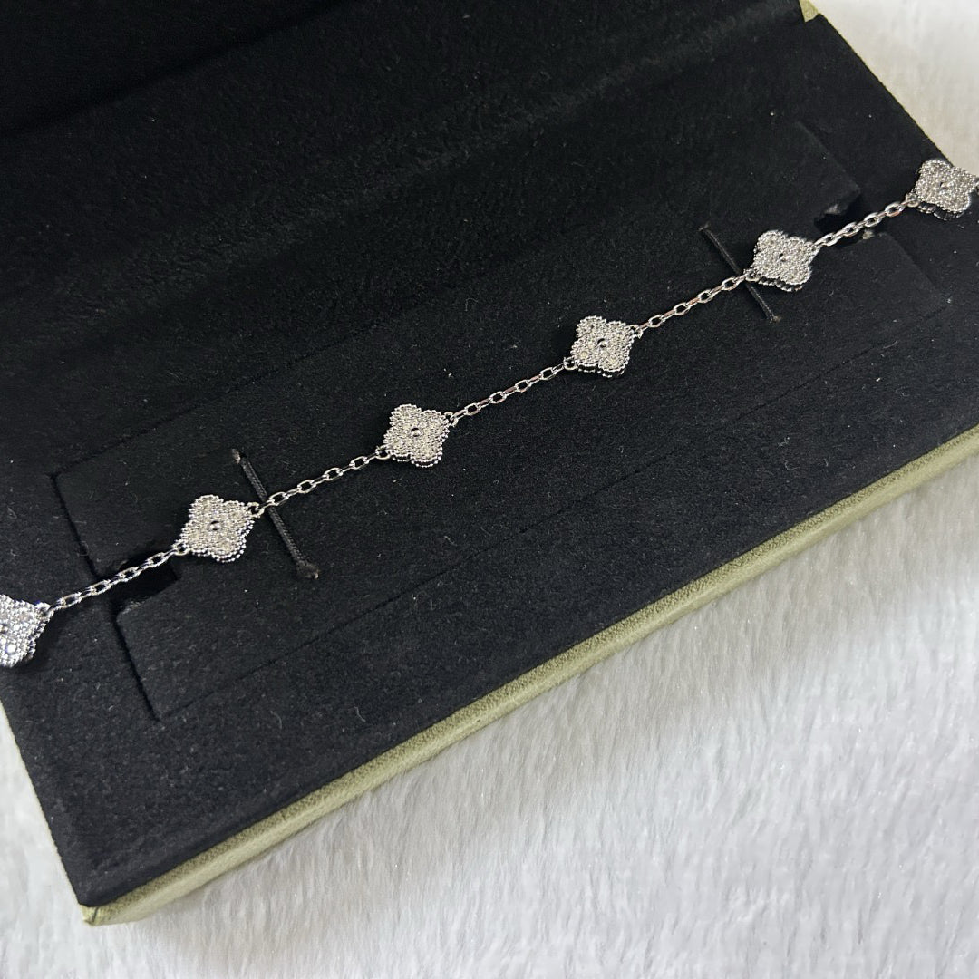 [Mystic]CLOVER 6 MOTIF DIAMOND BRACELET