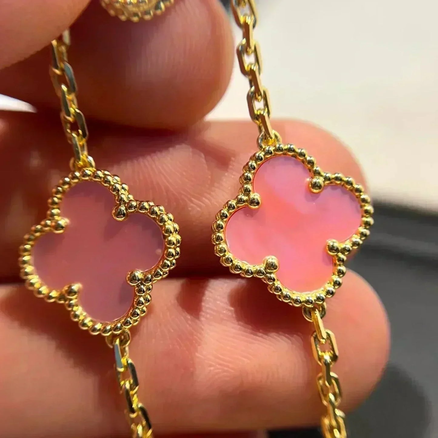 [Mystic] CLOVER 5 MOTIFS  PINK MOP BRACELET COLLECTION