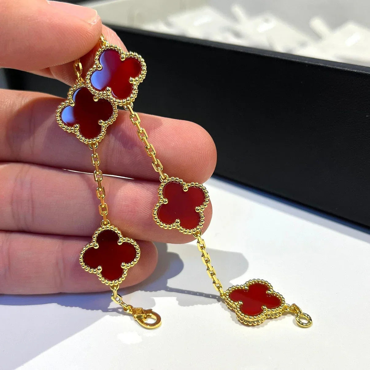 [Mystic] CLOVER 5 MOTIF RED CORNELIAN BRACELET COLLECTION